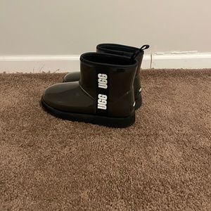 UGG women’s classic clear boots